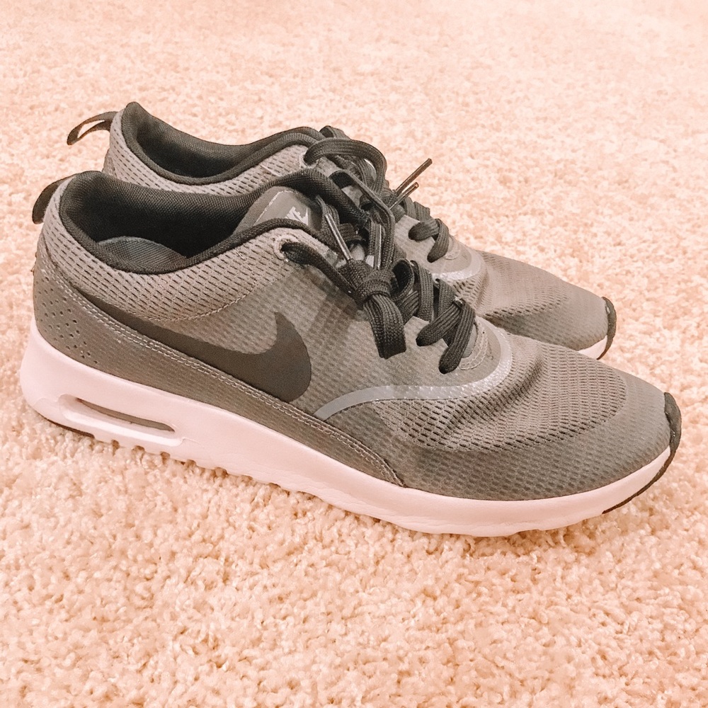 Women’s Nike Tennis Shoes
